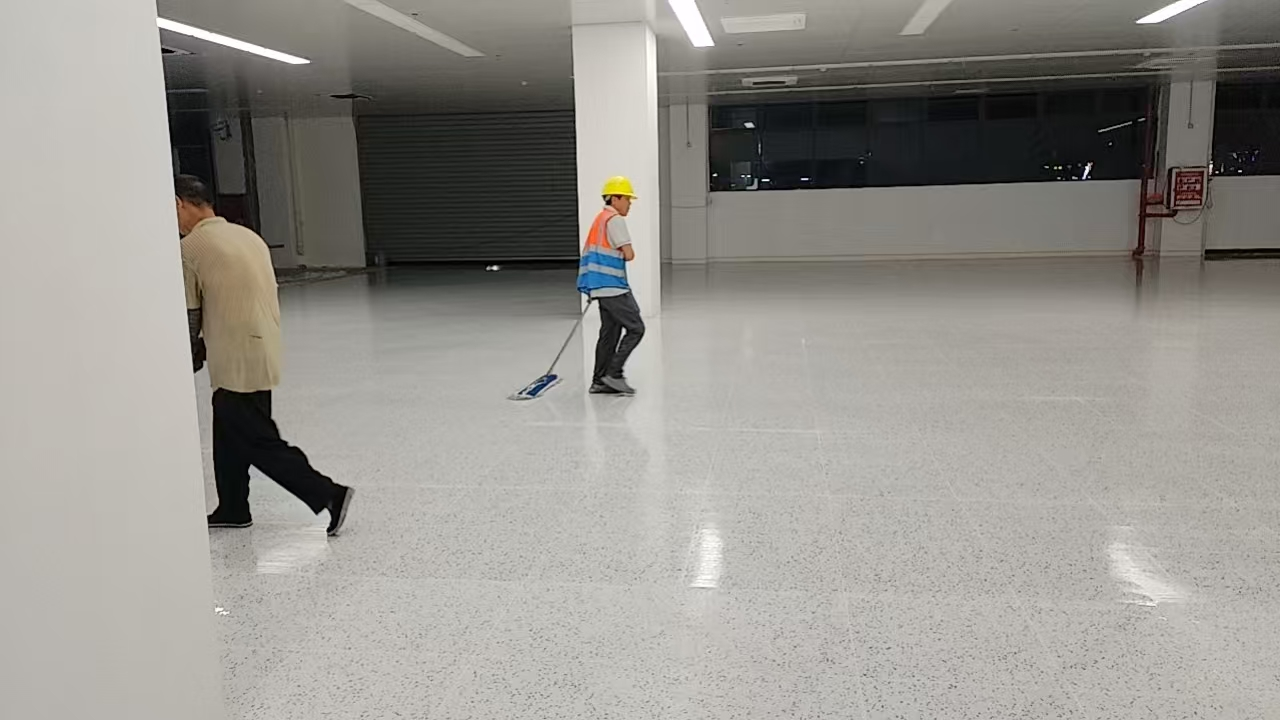 兴宁立讯电子防静电地板项目效果三