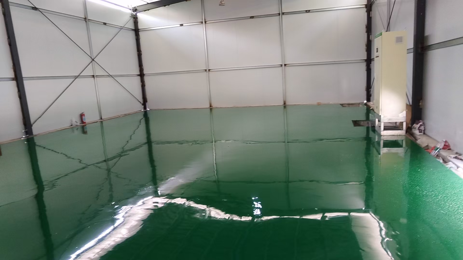 立铠精密科技环氧超耐磨地坪施工效果